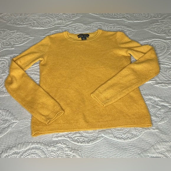 Tahari Mustard Yellow Crew Neck Sweater long sleeve pure luxe cashmere 100% size - Picture 2 of 9